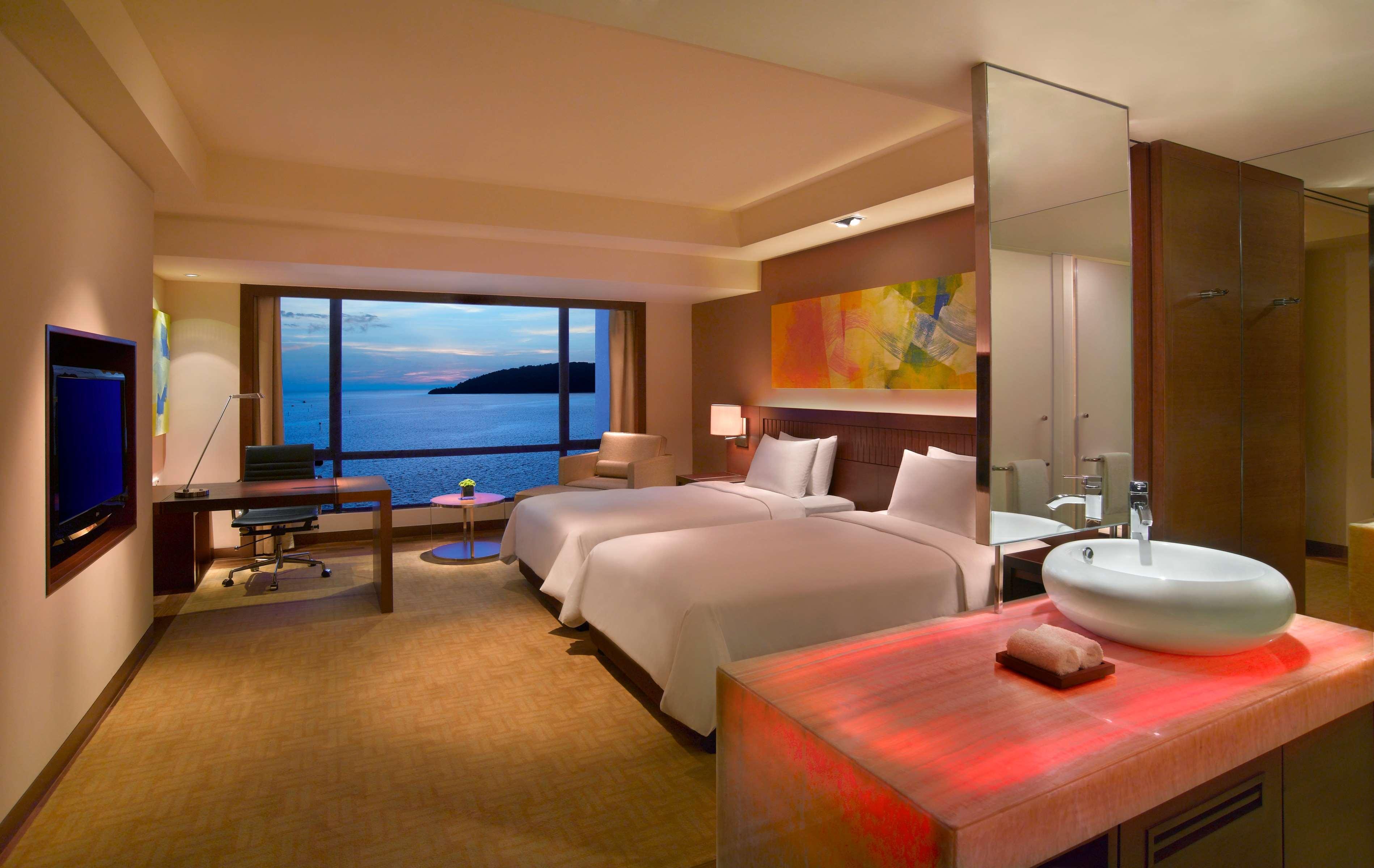 Hyatt Regency Kinabalu Otel Kota Kinabalu Dış mekan fotoğraf Deluxe Ocean View Room