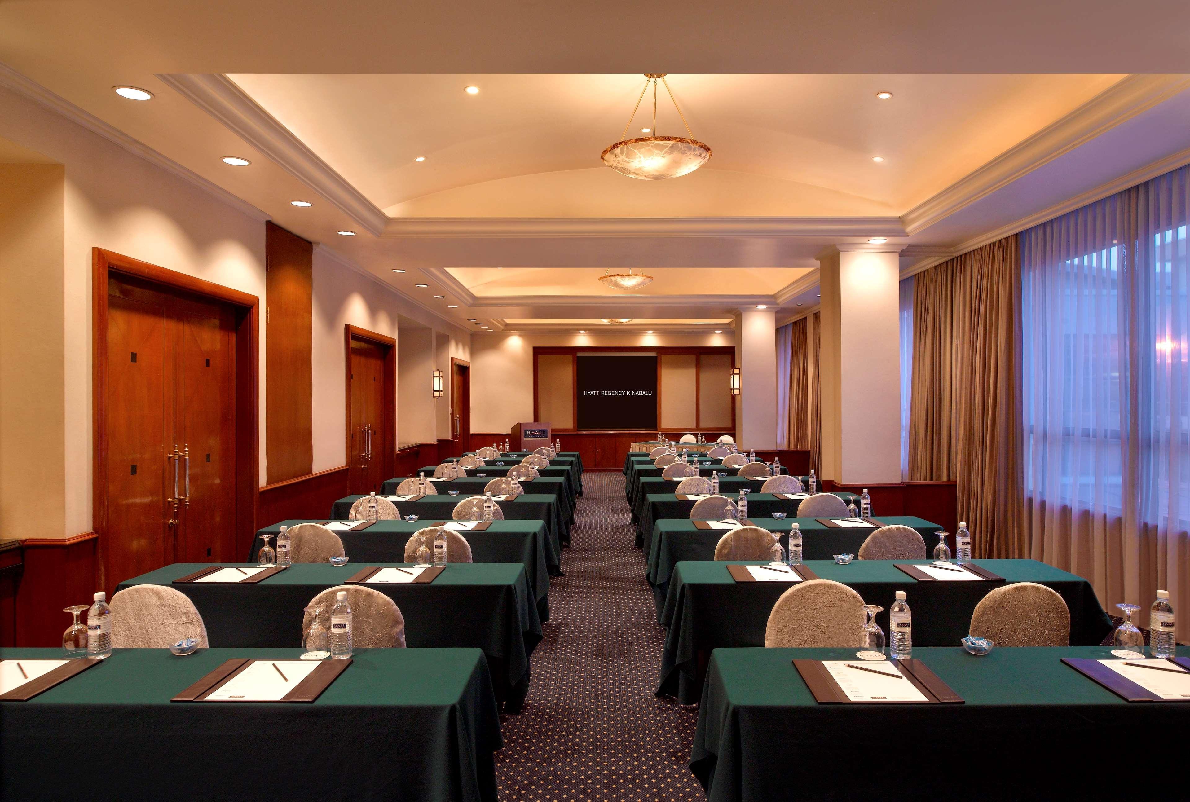 Hyatt Regency Kinabalu Otel Kota Kinabalu Dış mekan fotoğraf Meeting room